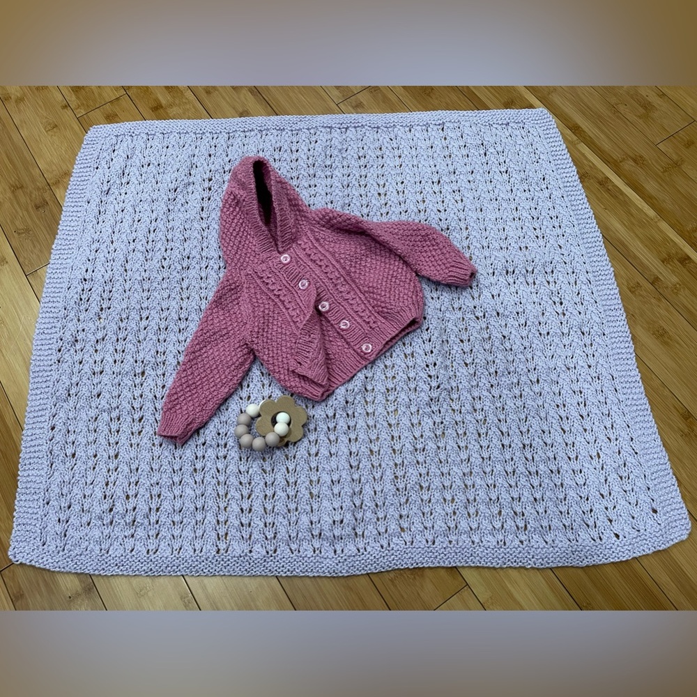 beby blanket and pink Sweater …handmade🫶